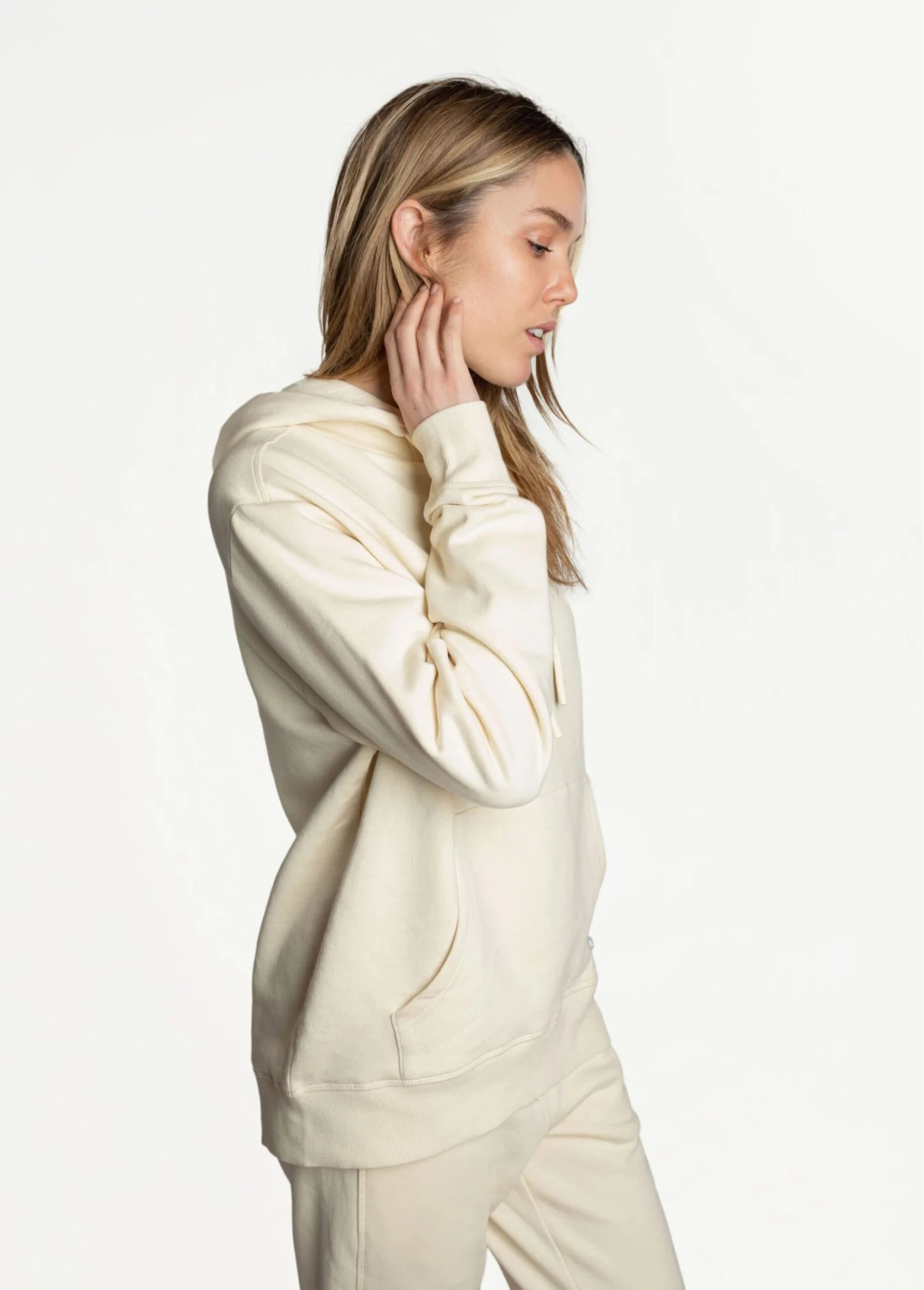 LOLE Essential Organic Cotton Hoodie - Ecru 5 LOLE Essential Organic Cotton Hoodie - Ecru - Image 3