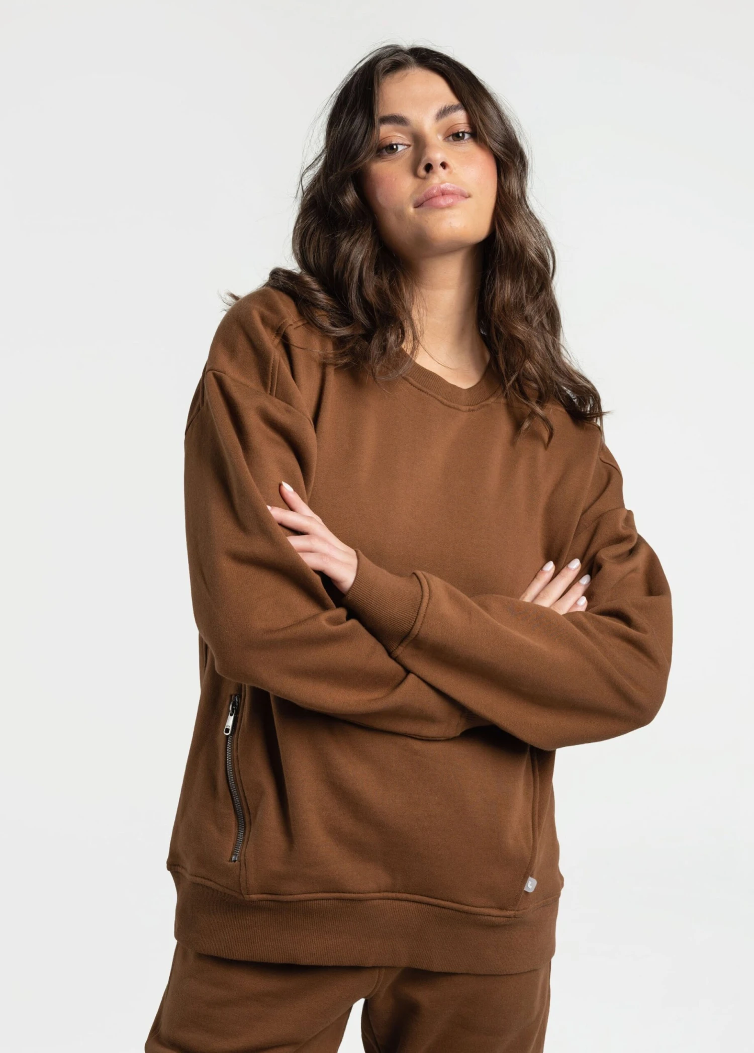 LOLE Essential Organic Pullover - Black Walnut 6 LOLE Essential Organic Pullover - Black Walnut - Image 4