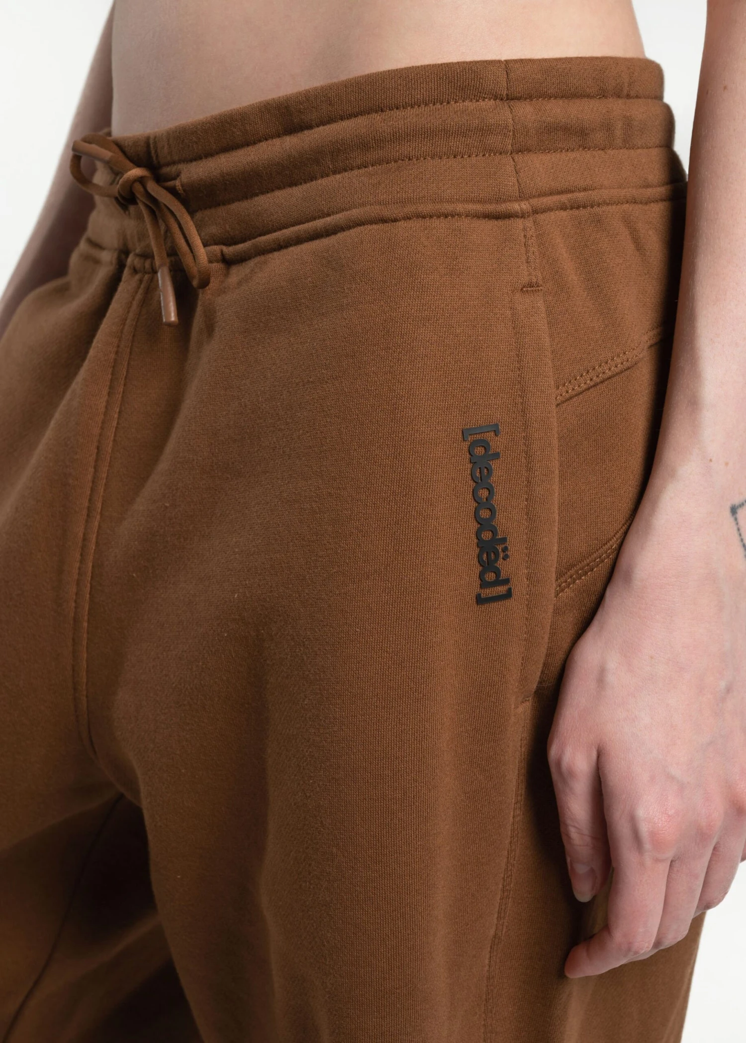 LOLE Essential Organic Cotton Joggers - Black Walnut 8 LOLE Essential Organic Cotton Joggers - Black Walnut - Image 6