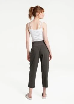 LOLE Momentum Crops - Olive -Draptura Sales LSW4292 BB03 16 1900x