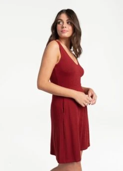 LOLE Traverse V-Neck Dress - Merlot 11 LOLE Traverse V-Neck Dress - Merlot -Draptura Sales LSW4308 R421 2 1900x