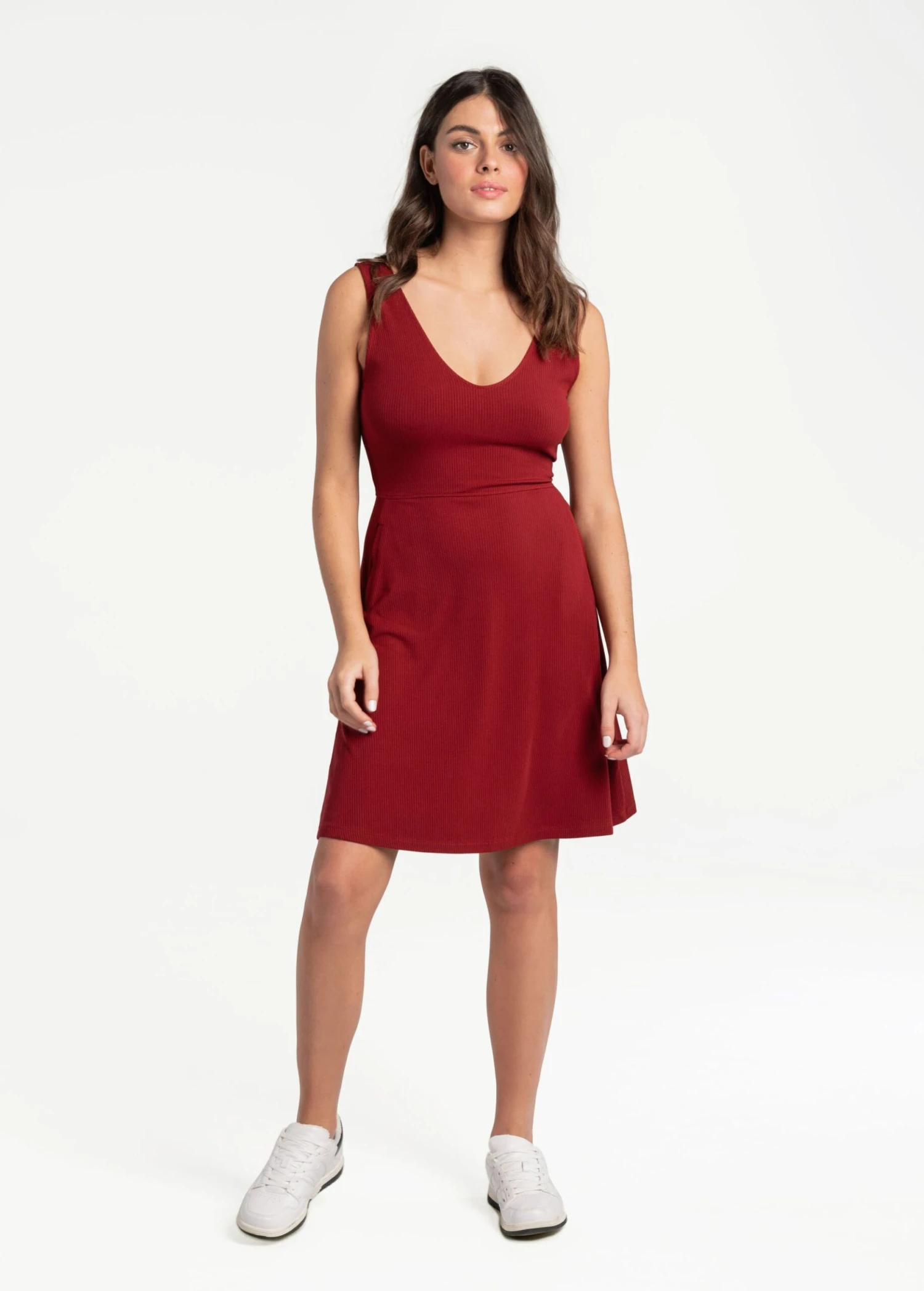 LOLE Traverse V-Neck Dress - Merlot 5 LOLE Traverse V-Neck Dress - Merlot - Image 3