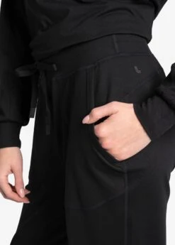 LOLE Om Tech Joggers - Black -Draptura Sales LSW4403 N415 5 1900x