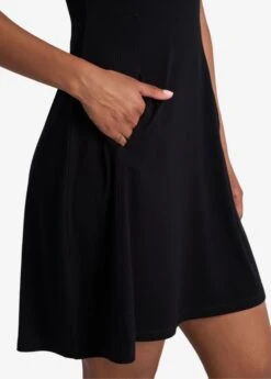 LOLE Traverse Short Sleeve Dress - Black -Draptura Sales LSW4414 N415 6 1900x