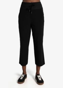 LOLE Momentum Cropped Pants - Black